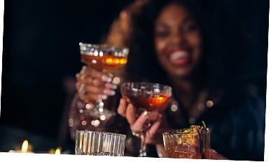 Having drinks with new friends